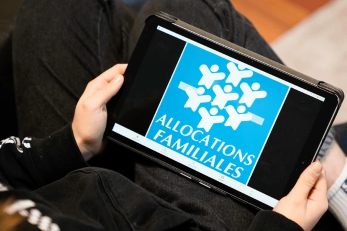 Logo caisse d'allocations familiales