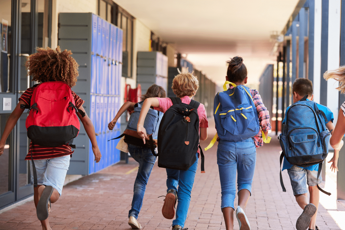 Allocation rentrée scolaire 2026 : la CAF a fixé la date du virement, et 3 millions de familles l’attendent