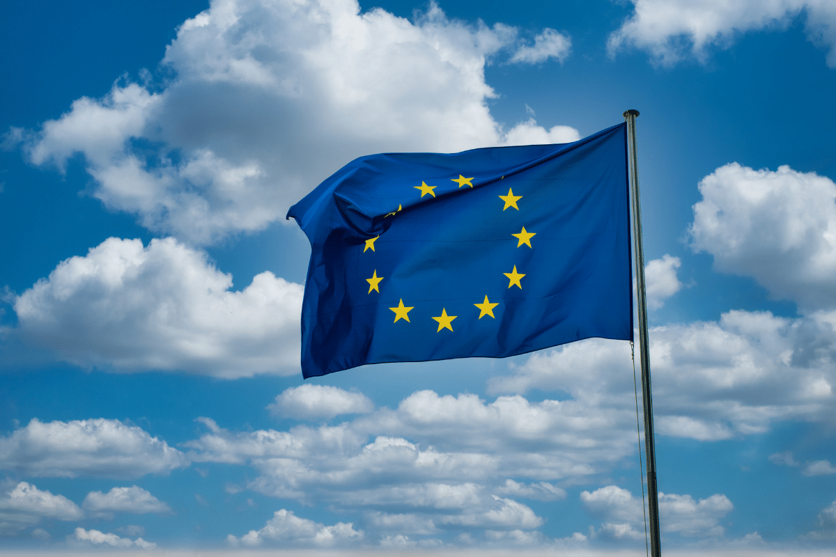 Entrer ou sortir de l’Union européenne avec du liquide : la règle à vérifier avant le départ