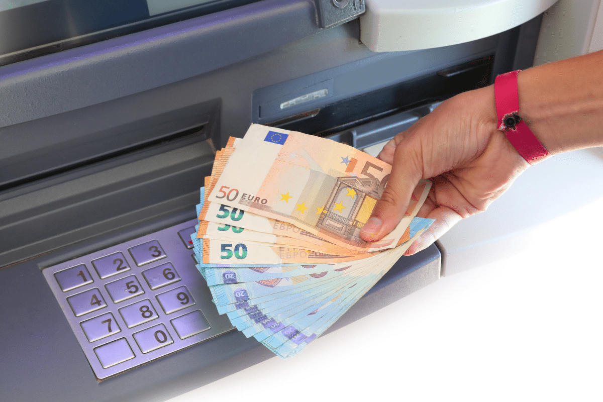Prélèvement bancaire : le détail méconnu qui fait basculer votre recours de 8 semaines à 13 mois