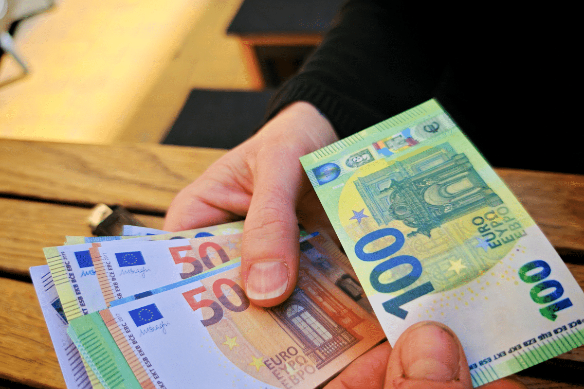 L’assurance vie revient dans le viseur, mais le gouvernement joue avec un allié qui finance sa dette