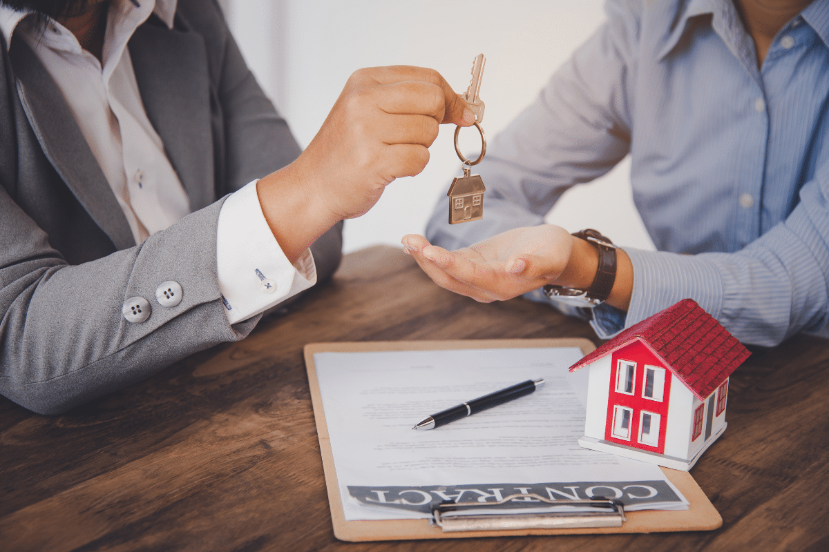 Les prix immobiliers baissent, mais attendre 2027 pourrait coûter cher aux acheteurs à crédit