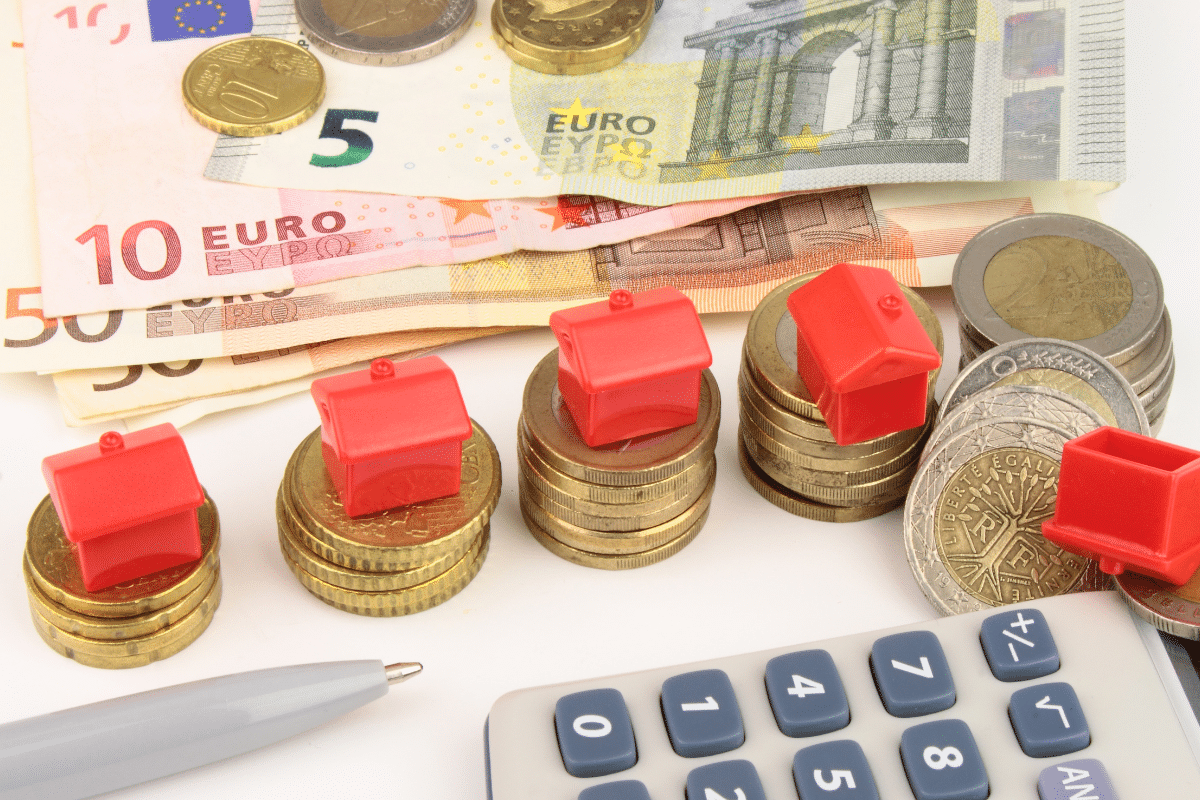 Payer sa taxe foncière le plus tard possible ou l’étaler : deux stratégies, deux précautions