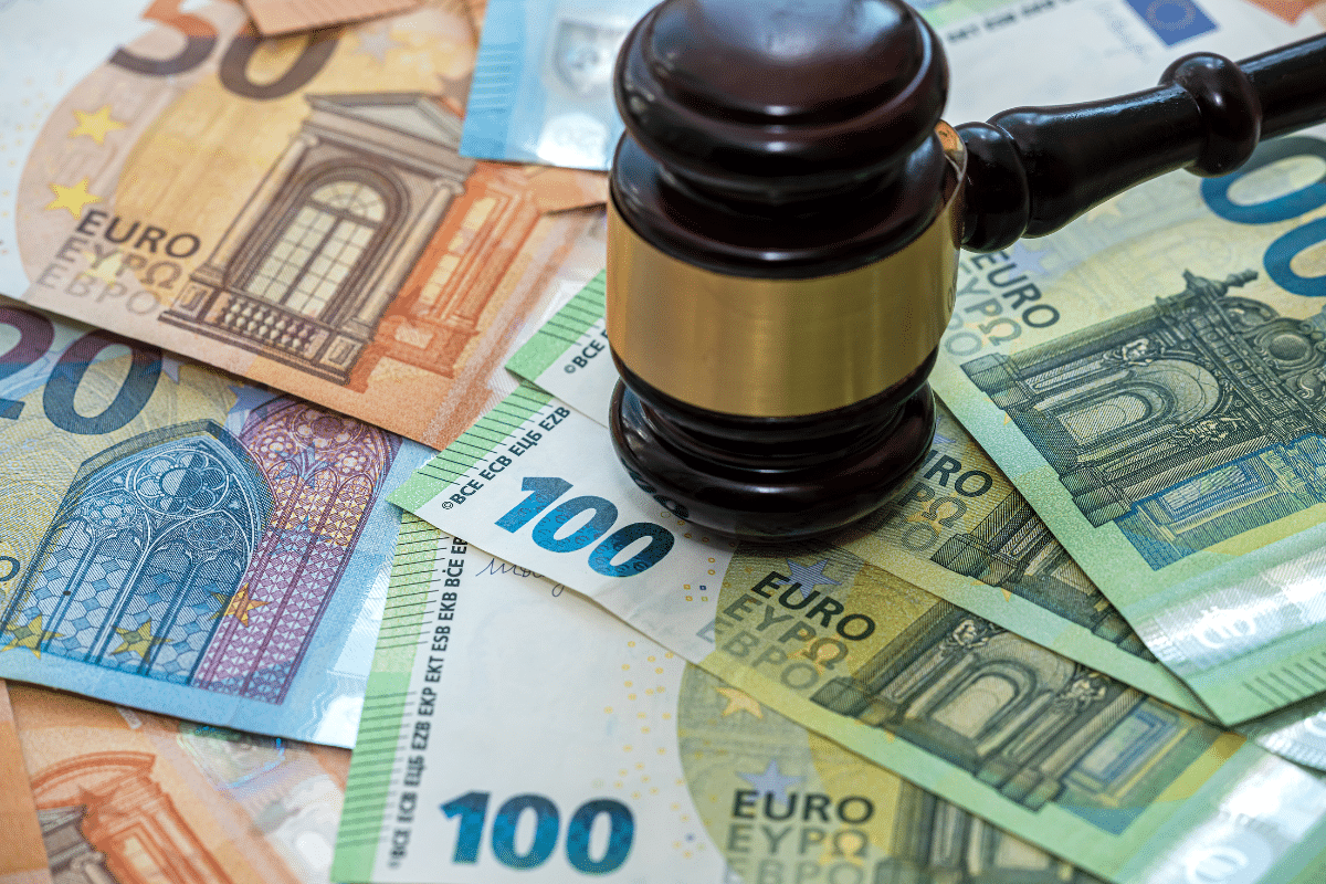 82 banques passeront au tarif « plein pot » de 150 euros en 2027 pour une succession de 15 000 euros