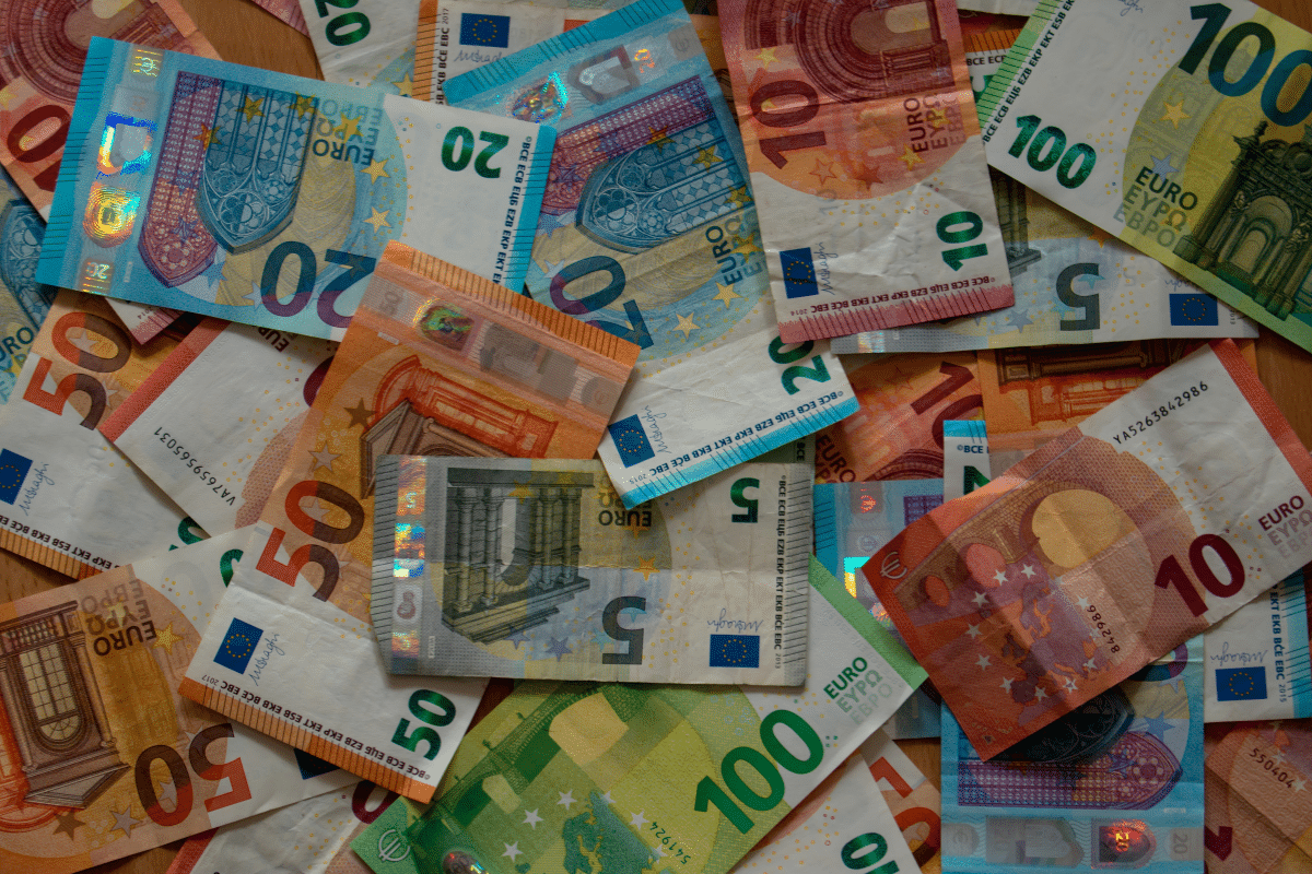 Le plafond du Livret A n'empêche pas le solde de dépasser 22 950 euros, et c'est cette part que la Cour des comptes veut taxer