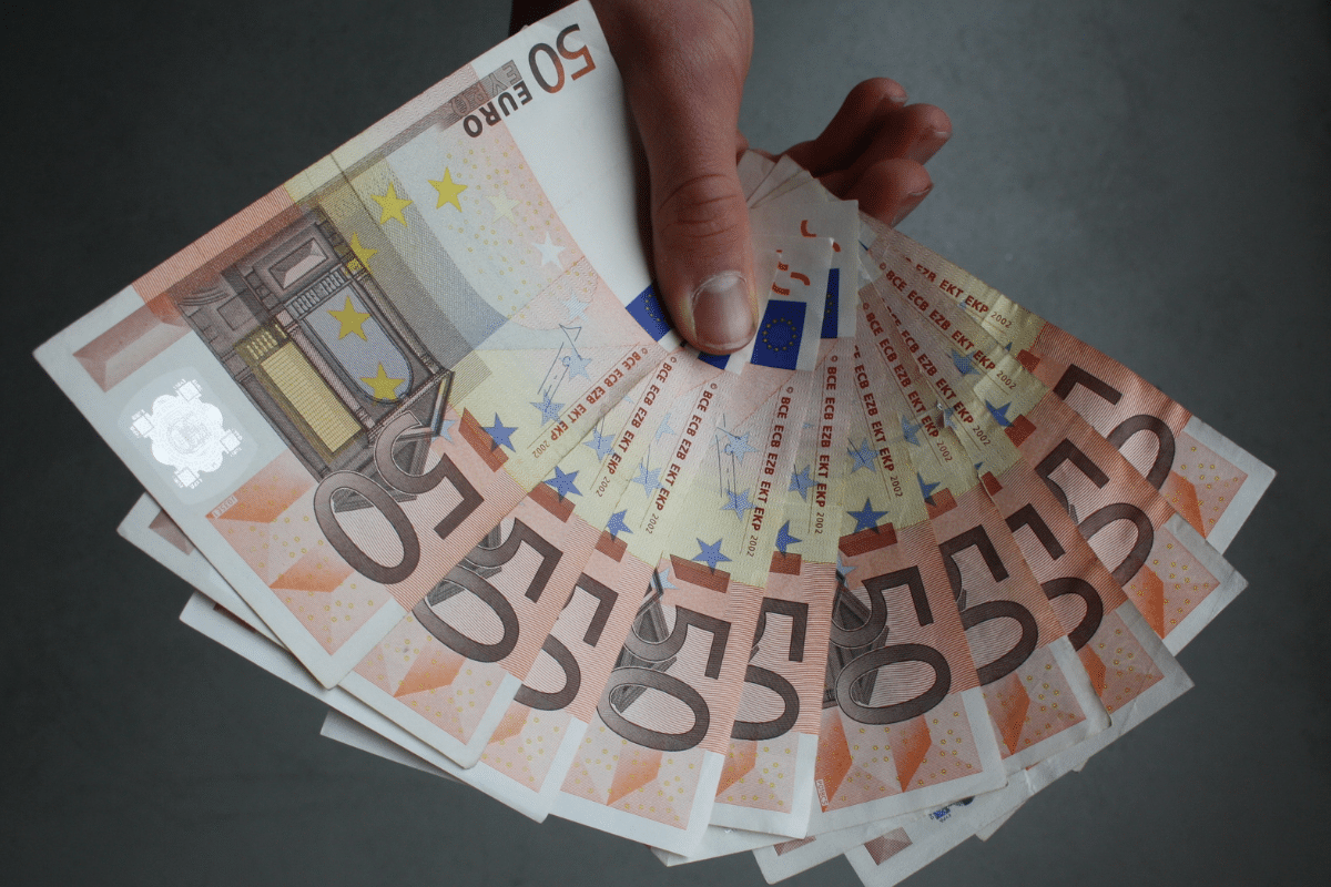 Retraite : 2 000 € par mois suffisent pour vivre sans contrainte majeure, mais la moitié des Français en est encore loin