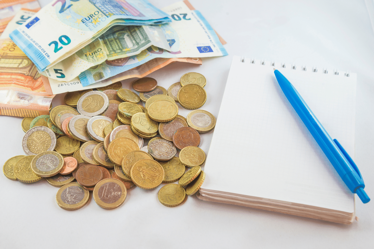 Votre pension peut baisser en octobre puis remonter en novembre : deux mouvements opposés sur le même compte